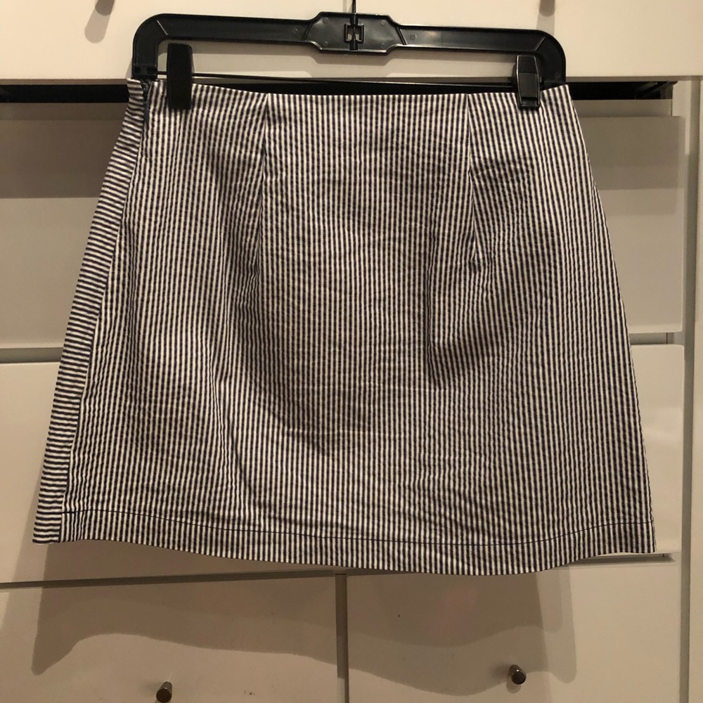 Urban Outfitters Pinstripe skirt Size Medium - Picture 5 of 5